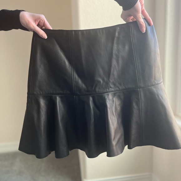 Ralph Lauren Women's Black A-Line Lamb Leather Skirt/Silk Inlining Sz 6 - Picture 4 of 8